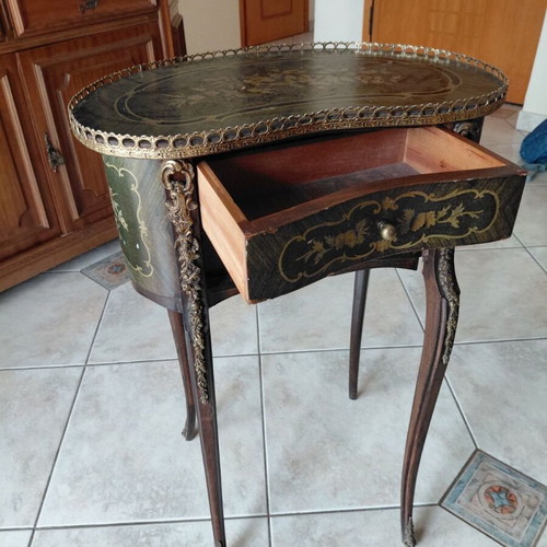 Vintage Louis XV kidney side table like new