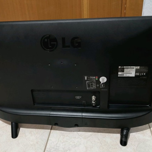 LG 24" TV used with broken left stand