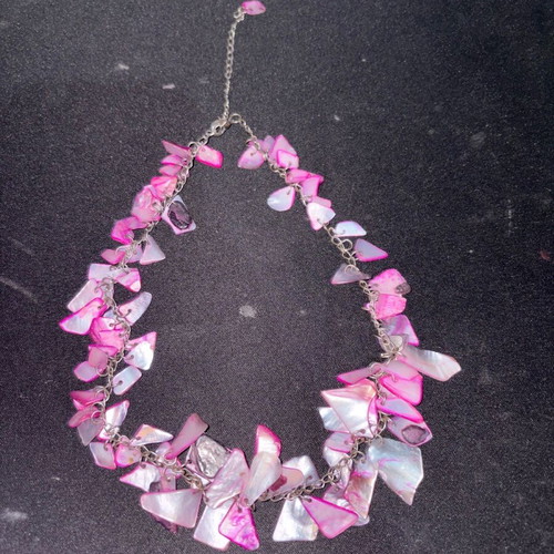 Necklace like new pink