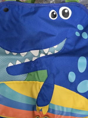 Beach bag like new with mesh holes at the back