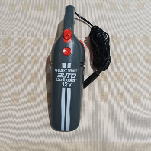 Black & Decker AV1205 car vacuum cleaner like new 12V