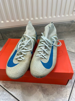 Ποδοσφαιρικά Nike μεταχειρισμένα, μέγεθος 45, μπλε και τιρκουάζ