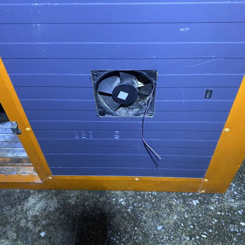 Theoprofil dog transport cage used with insulation and ventilation
