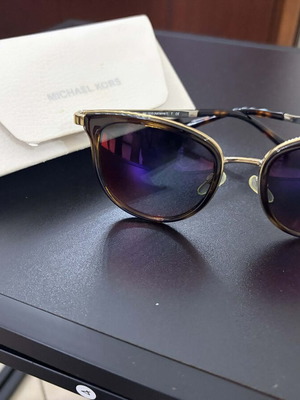 Γυαλιά ηλίου Michael Kors σαν καινούργια, ταρταρούγα σκελετός, μωβ καθρέφτης φακός