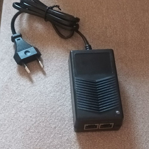 PoE injector by DIXIE like new for IP cameras and access points