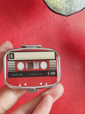 Pillbox metal retro cassette design new