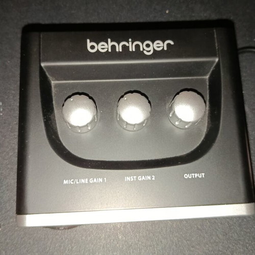 Behringer Uforia UM2 audio interface like new