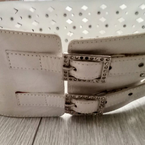 Wide belt used white with rhinestones and diamond pattern