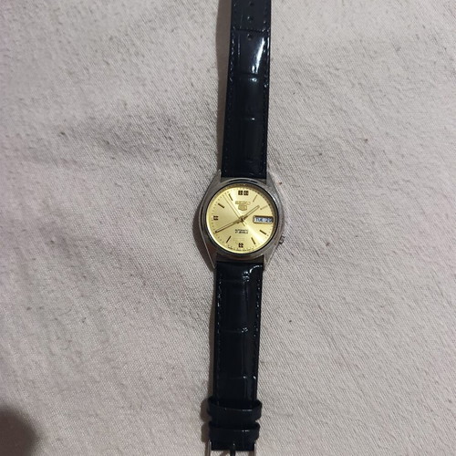 Seiko 5 automatic watch like new, gold color