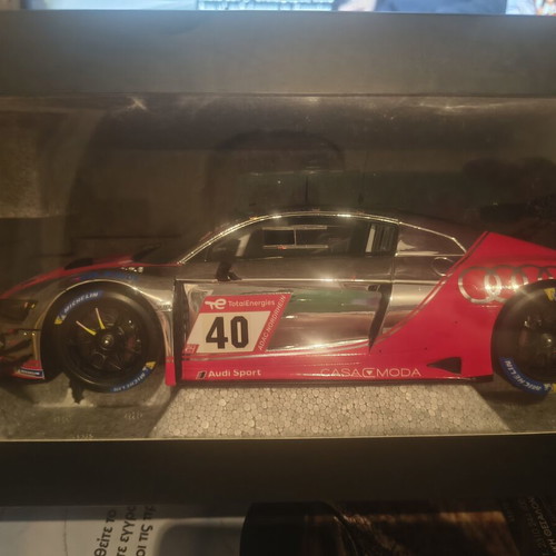 Audi R8 μεταλλικό μοντέλο 1:18 καινούργιο