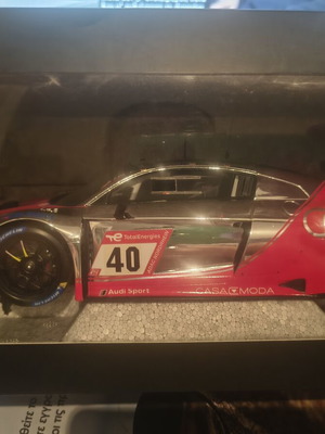 Audi R8 1:18 Metal Model New