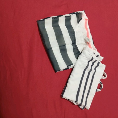 Set of two airy Pull & Bear blouses like new, black and white
