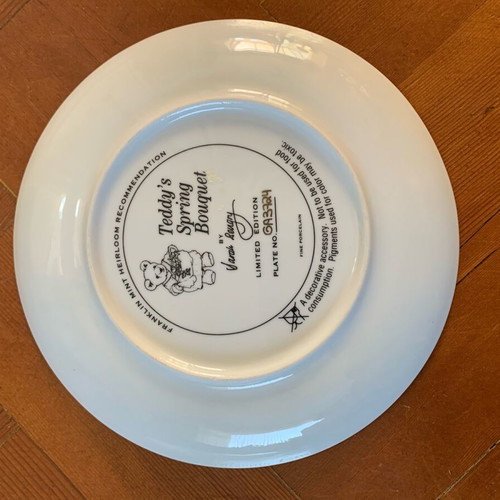 Franklin Mint Heirloom limited edition plates set of 3, like new, bone china