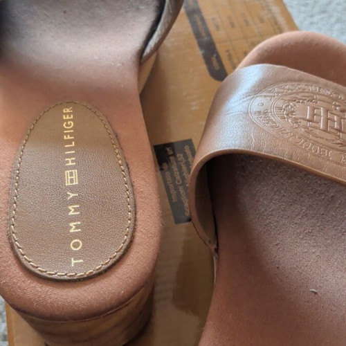 Tommy Hilfiger tan platform sandals size 37 like new