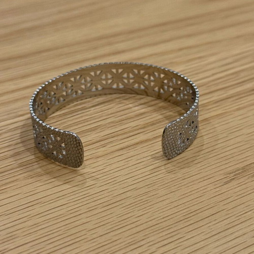 Steel bracelet silver new with intricate design