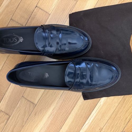 Tod's shoes like new, blue patent leather, size 40