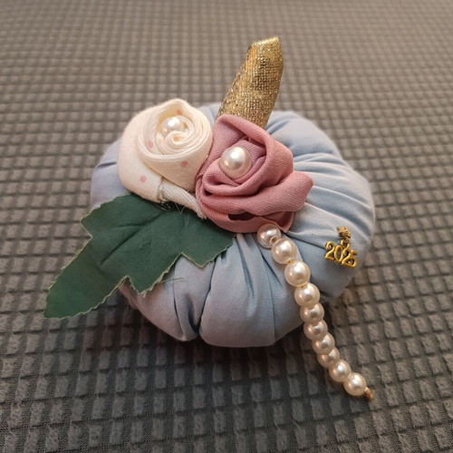 Gouria pumpkins with handmade flowers and pearls new