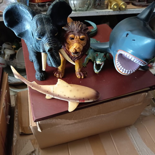 Plastic wild animal figures pack of 5 used