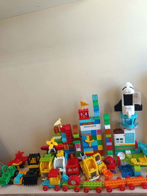 Lego Duplo set with over 180 pieces