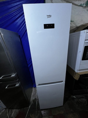 Beko refrigerator freezer like new