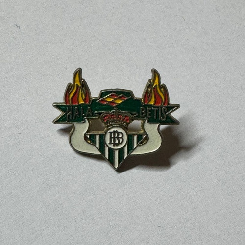 Betis 90's pin used, official badge without clip