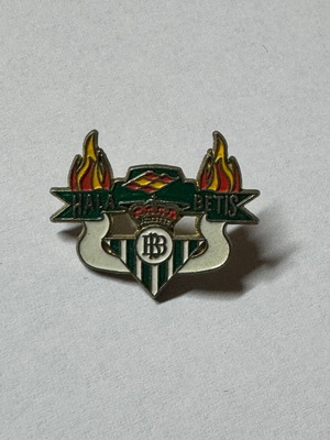 Betis 90's pin used, official badge without clip