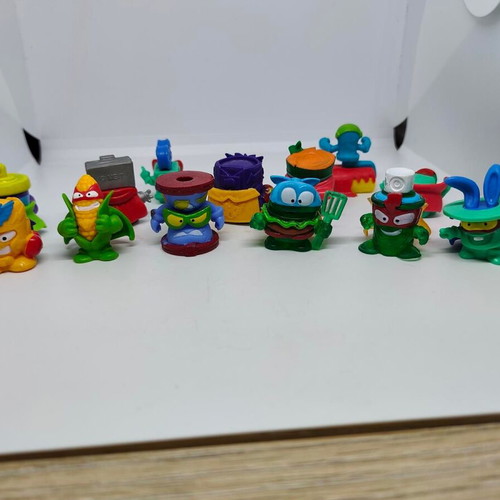 Superzings Superthings collectible figures set of 15 like new