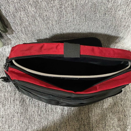 Laptop bag red-black two-tone like new