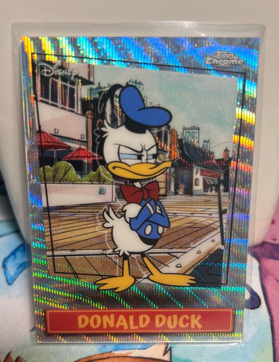 2026 Topps Disney Neon Donald Duck… - € 210,00 - Vendora.bg