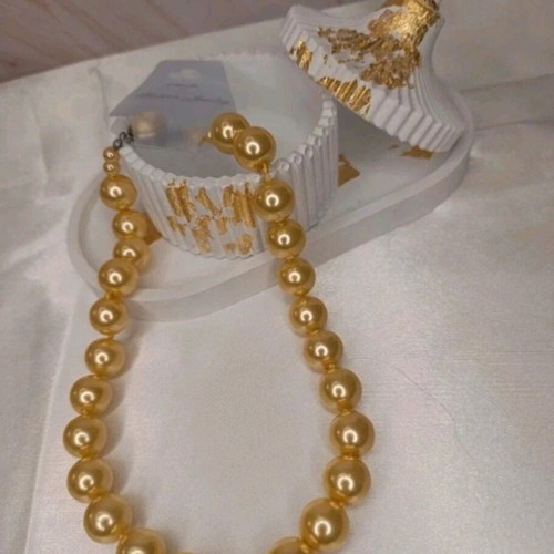 Yellow pearl necklace new, 47 cm