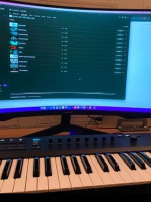 Native Instruments A49 keyboard like new