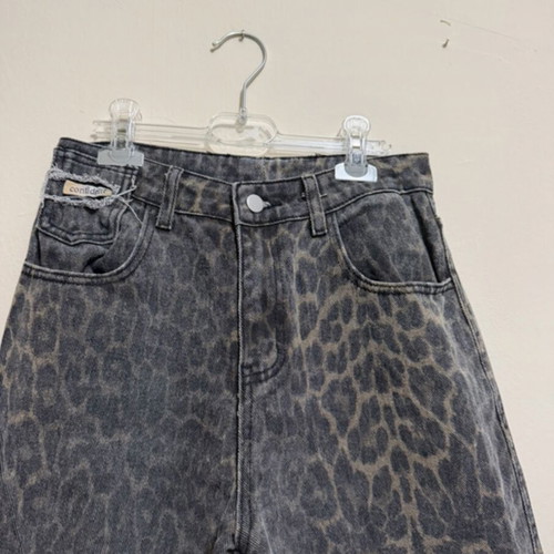 Shein pants size S with brown animal print cropped style like new