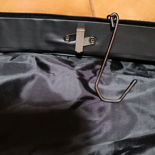 Suit bag like new, black, with zippers and detachable hanger