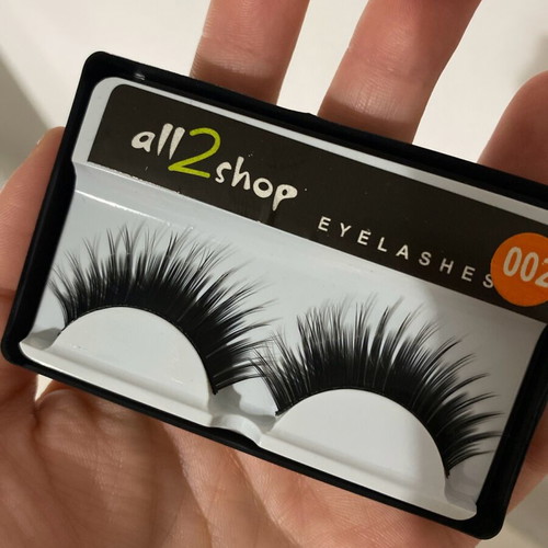 Eyelashes like new, dense
