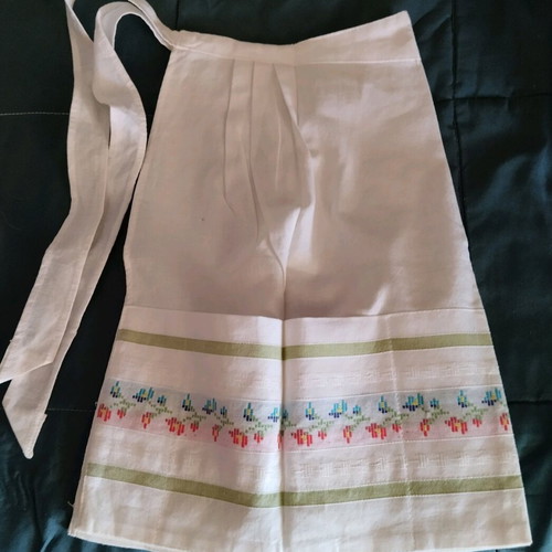 Oven mitts and kitchen apron new
