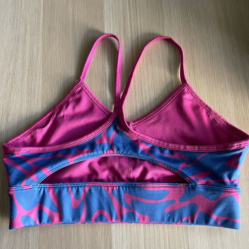 Reebok women's sports bra M used, blue and pink
