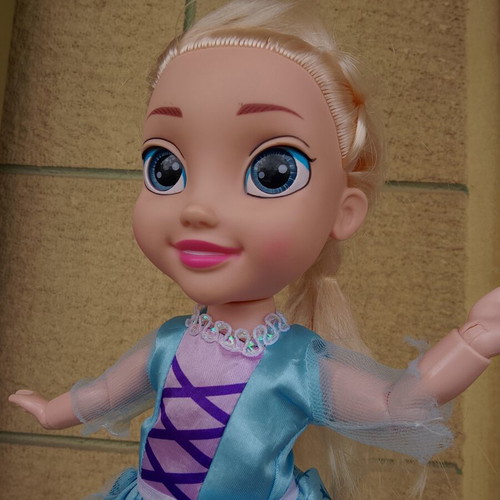 Elsa Frozen doll large, like new