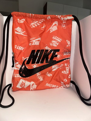 Nike gym bag like new, orange