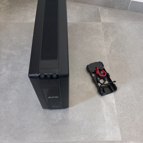 APC Back-UPS Pro 900 BR900GI UPS without batteries for repair