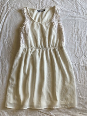Cream dress with lining and pink details, used, size M