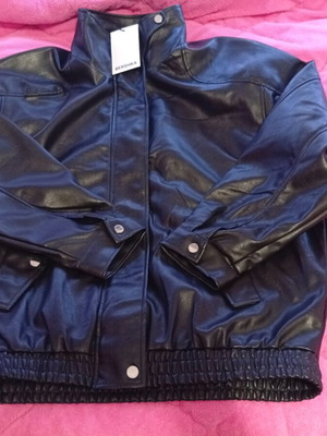 Δερματίνη τζακετ Bershka καινούργιο, μέγεθος M, oversize εφαρμογή