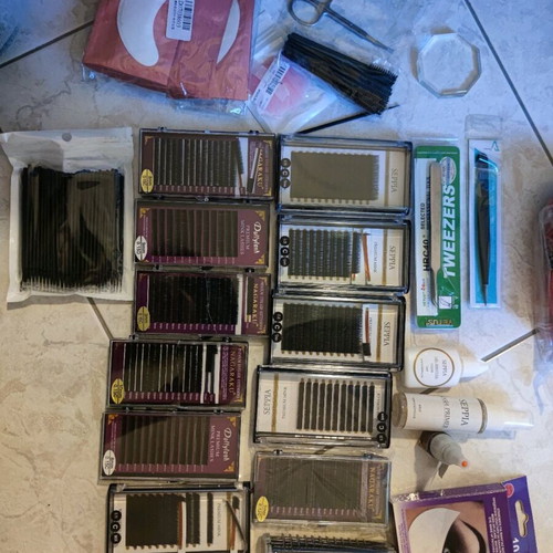 Eyelash equipment set like new with case