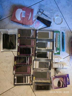 Eyelash equipment set like new with case