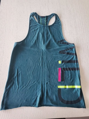Oysho athletic top used, size M, green