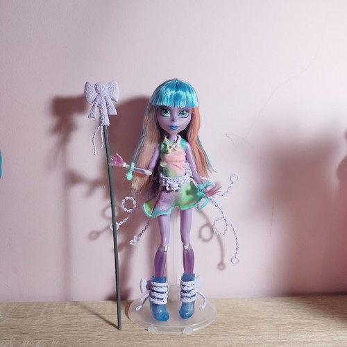 River Styxx Monster High doll like new with authentic accessories