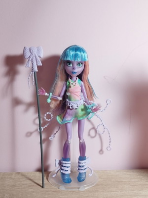 River Styxx Monster High doll like new with authentic accessories