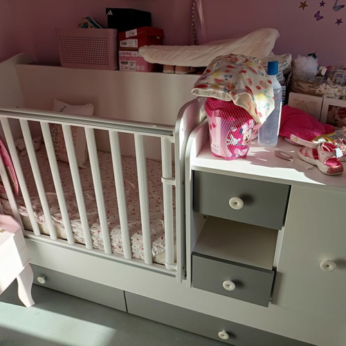 Multifunctional baby cot used 5 times