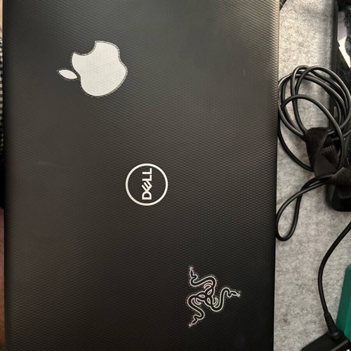 Dell Inspiron 3580 laptop like new, Intel Core i7, 8GB RAM, 128GB SSD