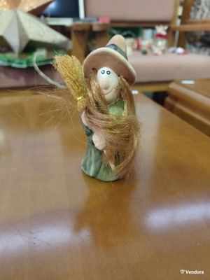 Ceramic decorative witch figurine like new, 10 cm