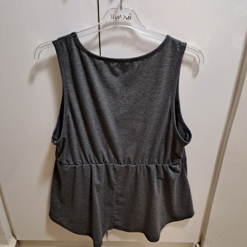 Sleeveless grey top, size XXL